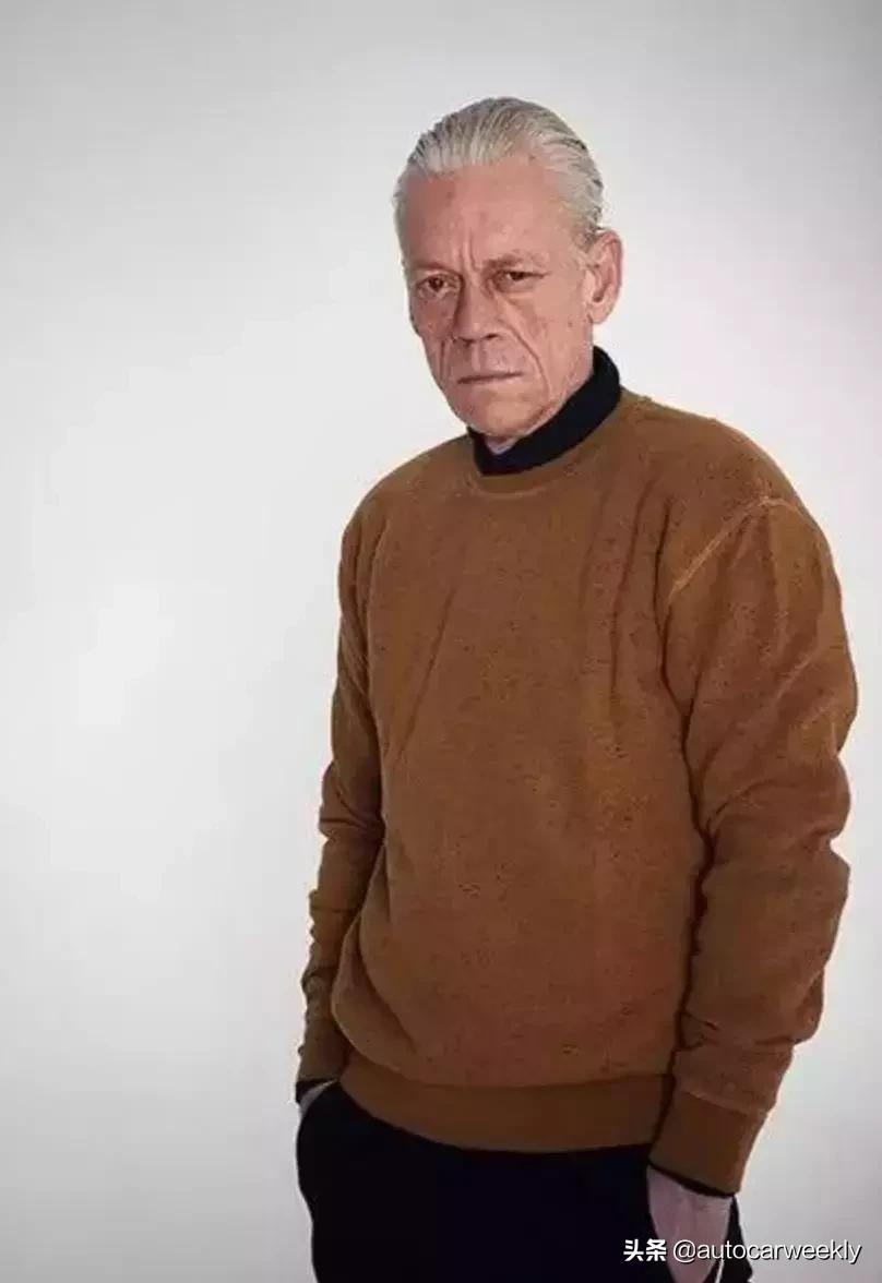 卫衣紧身怎么穿,卫衣装法