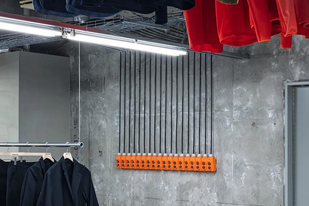 descente官方旗舰店的直播间,descente店直播