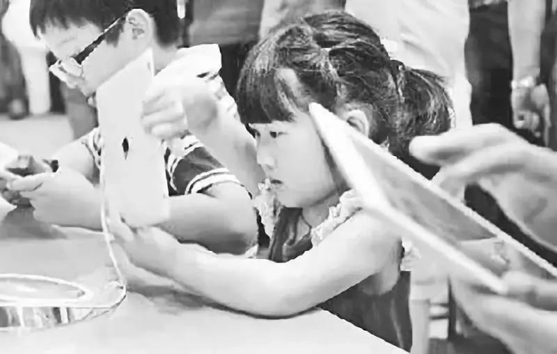 控制孩子使用ipad最好的方法 (ipad如何让孩子不玩手机)
