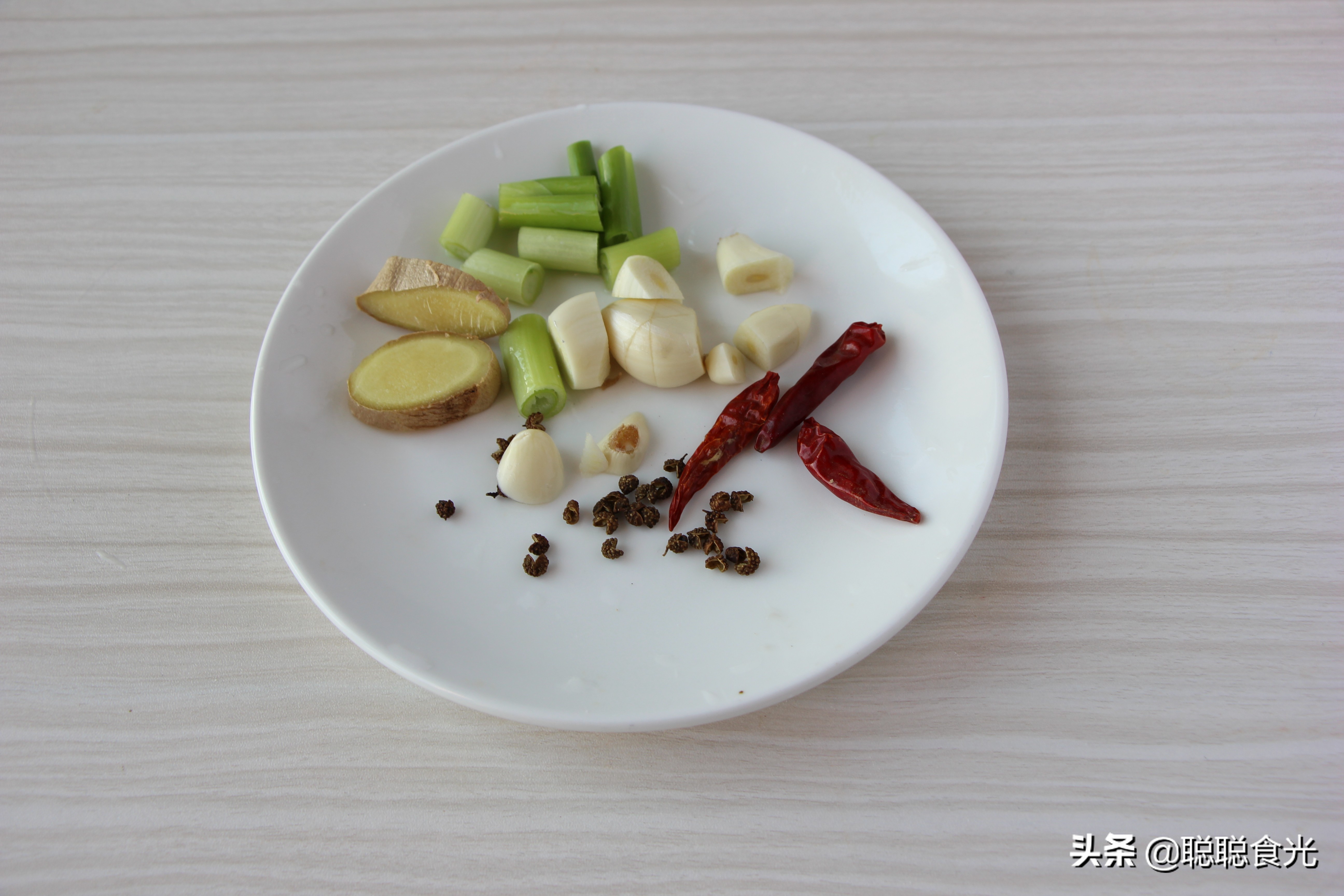 带鱼怎么做才好吃大厨教你一招,带鱼怎么做好吃又简单还没腥味