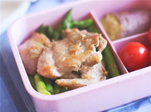 老婆做的爱心午餐发朋友圈,上班族自制便当一周不重样