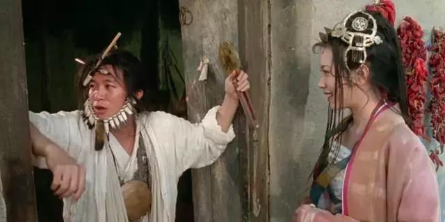 被内地听众低估的港台歌手，性感指数爆棚一双美腿更是价值连城