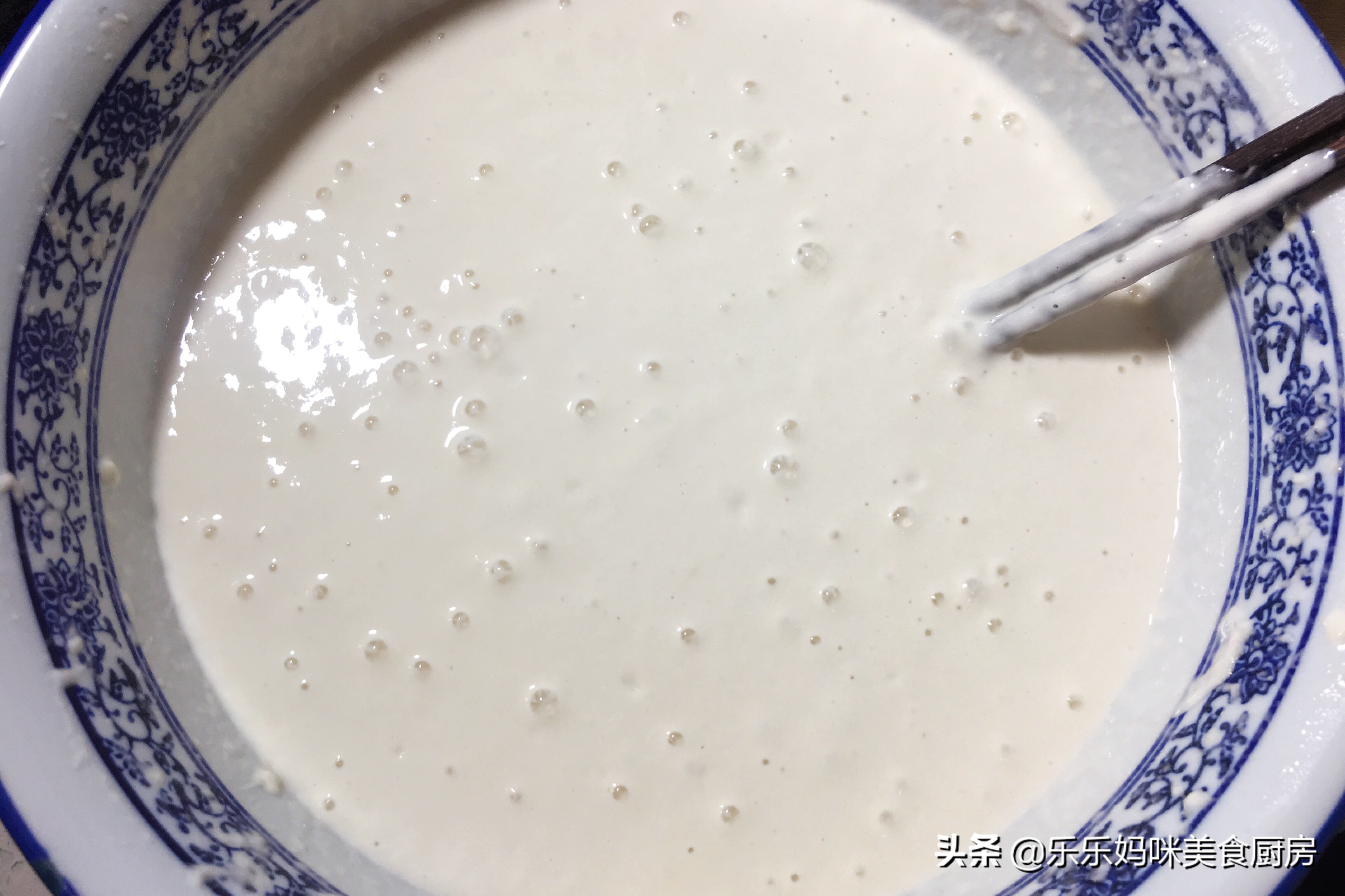 在家蒸凉皮揭不下来怎么回事,为什么自己蒸凉皮会开裂