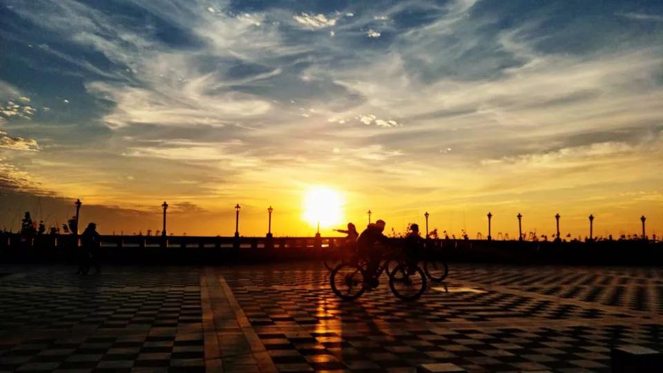 怎样拍云的视频,拍云的技巧和方法