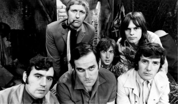 为什么欧美演员素质高,为什么欧美男演员普遍高大