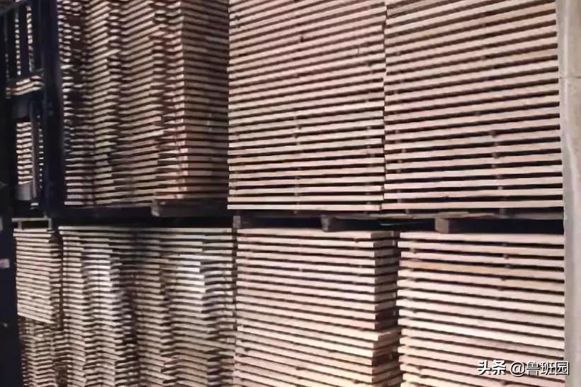 三层实木复合地板制作,纯三层实木地板制造工艺流程