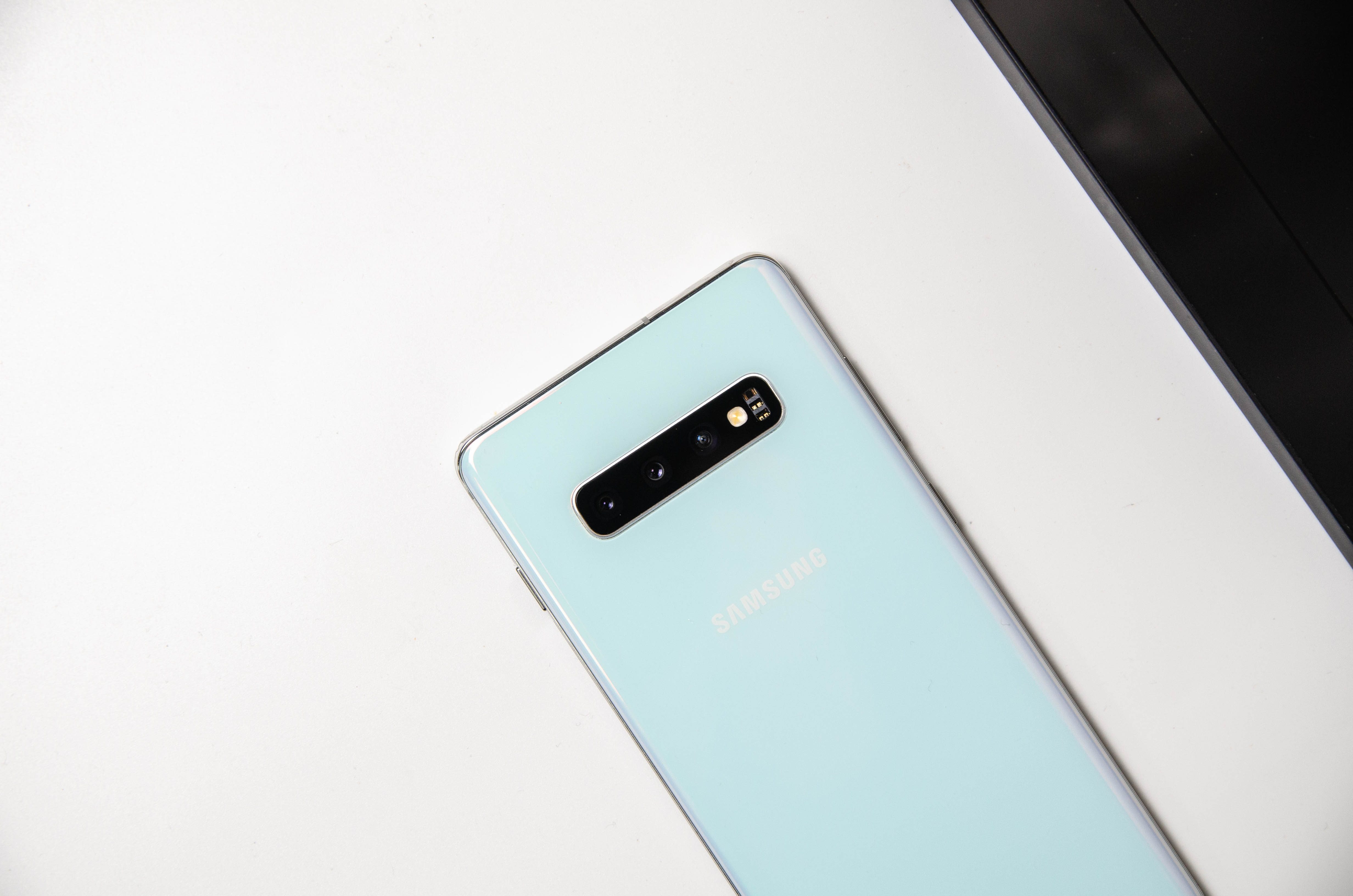 不要NUC、Mini-STX，一部手机+便携屏完成极致口袋办公