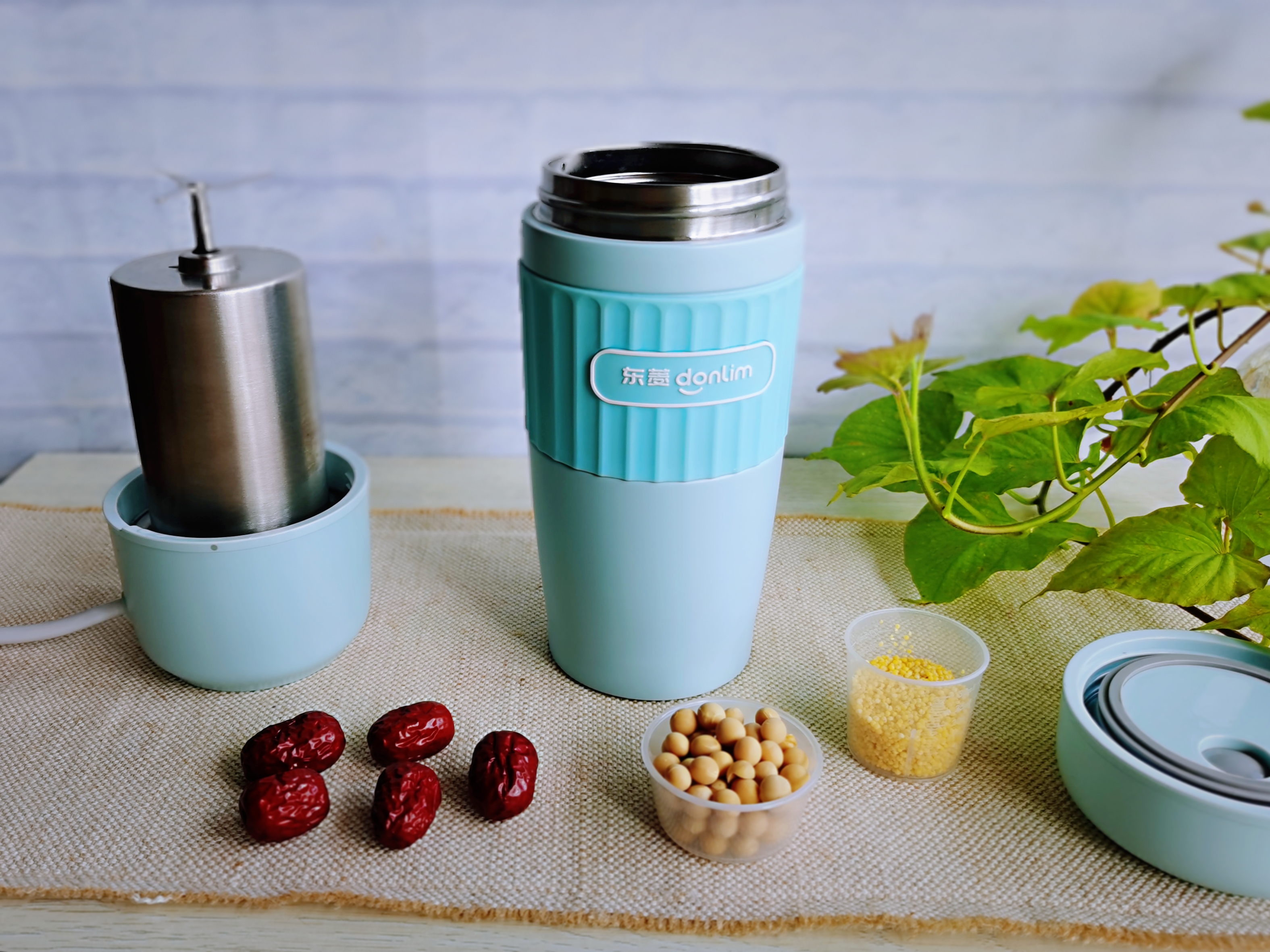 这个网红全能小杯一键搞定红枣豆米糊,开盖即饮,一杯元气满满