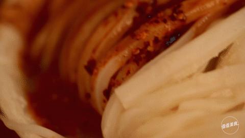 网传一天卖1000碗的米皮店，我们忍不住好奇心测了测