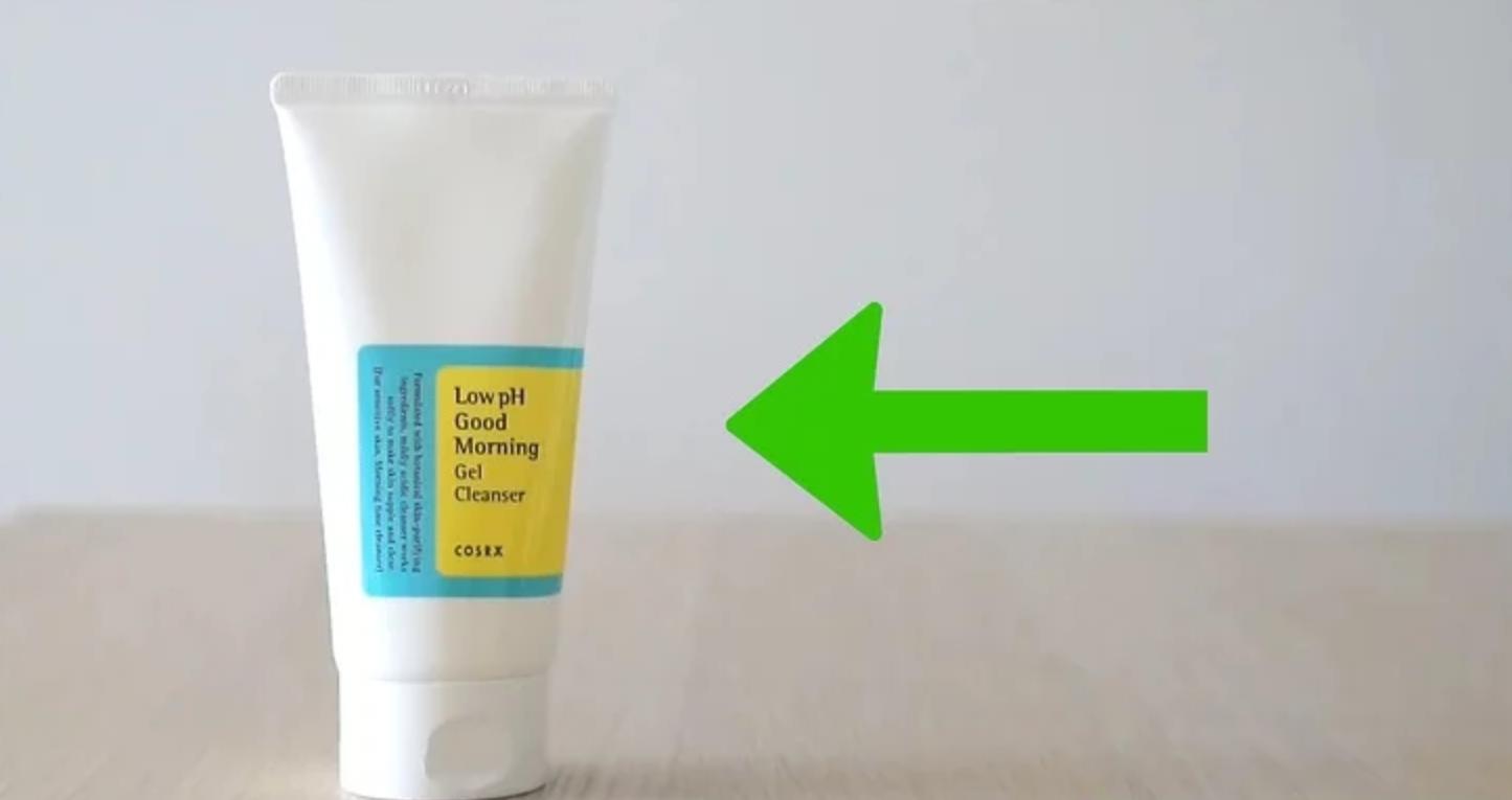 秋冬季节皮肤起痘痘,换季皮肤起闭口痘痘