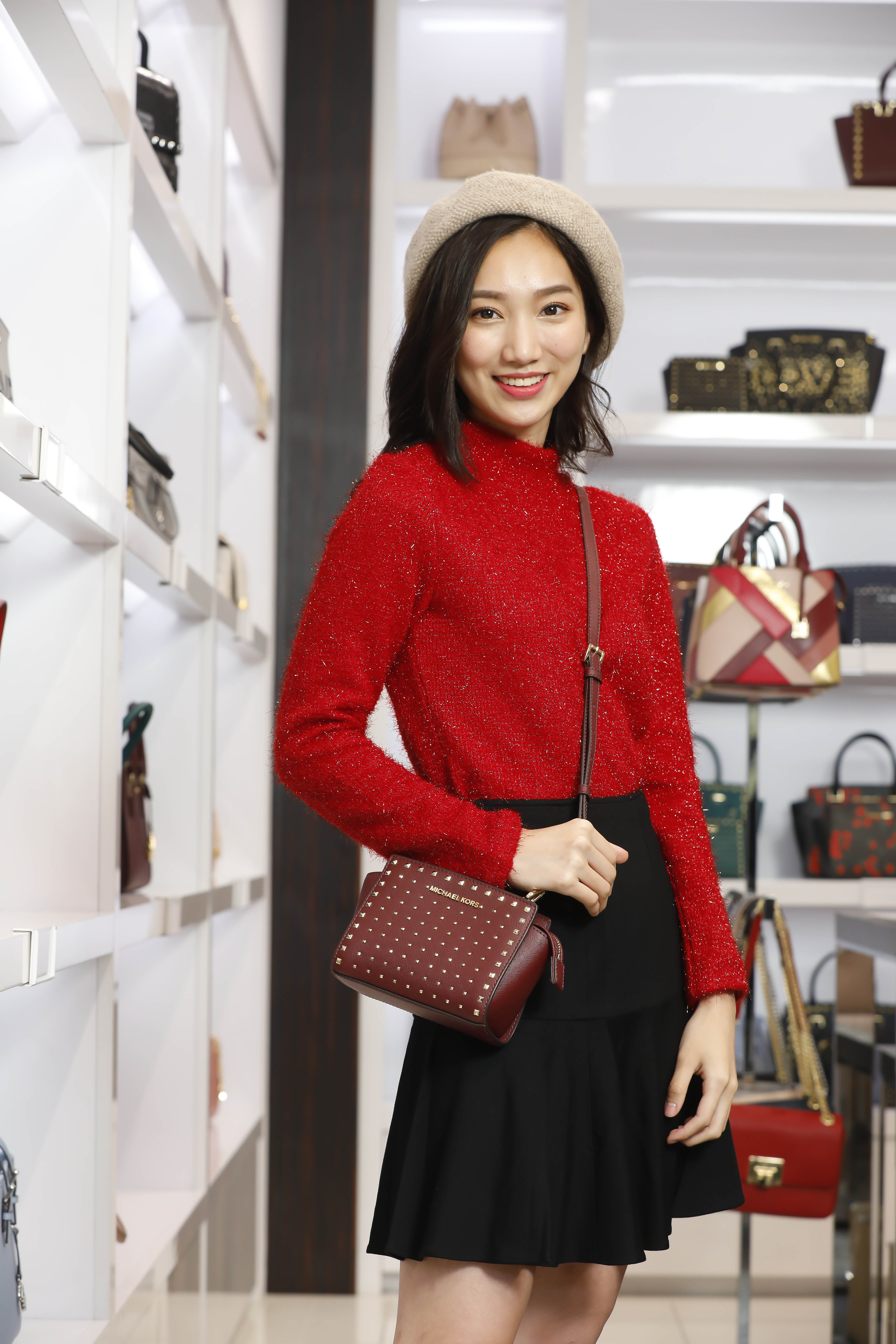 东荟城名店仓lululemon,从深圳如何到香港东荟城名店仓