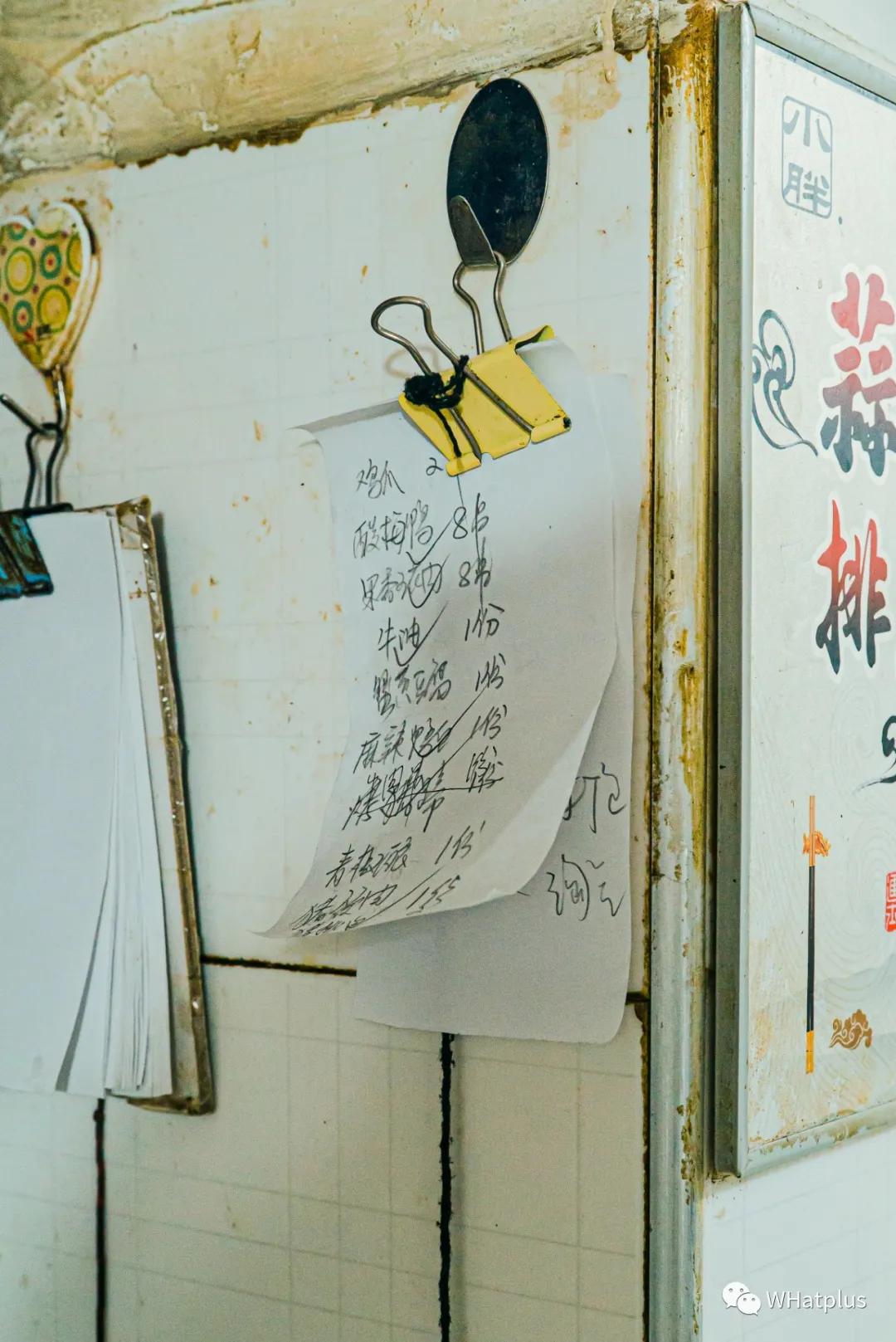 只有3张桌子的小破店，竟然把烧烤做得像米其林3星