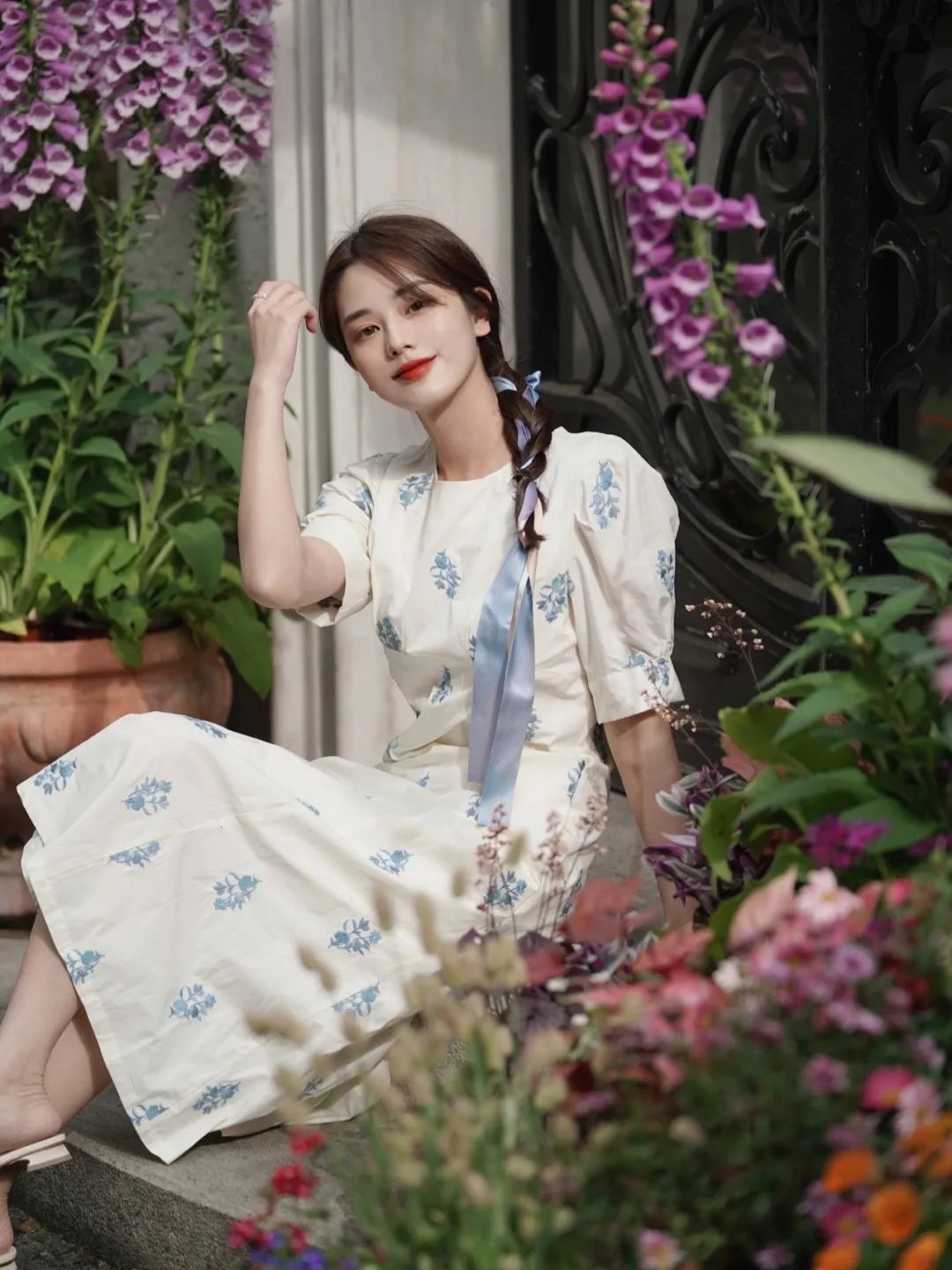 编发这样扎超美腻而且很显年轻哦,随意扎出时尚又好看的编发