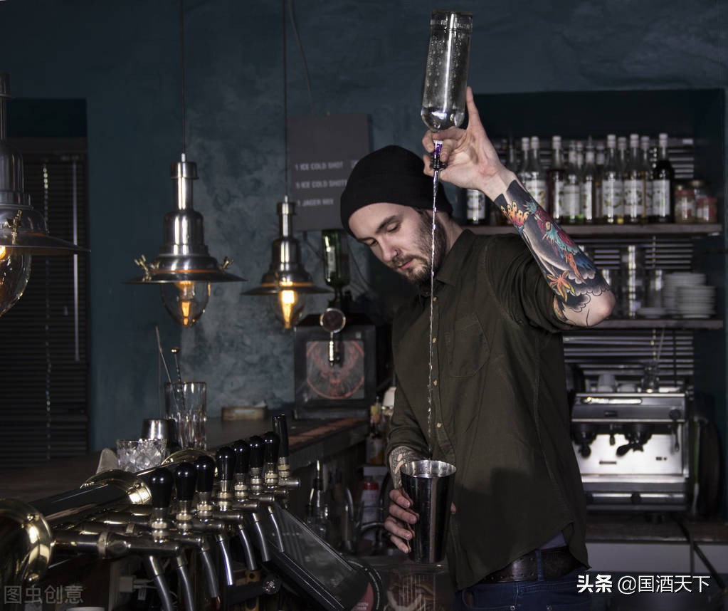 为什么俄罗斯的伏特加这么出名,伏特加在俄罗斯的地位