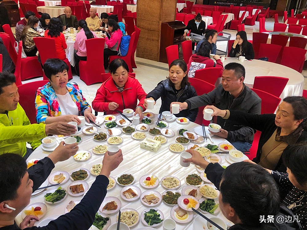 一碗八宝饭推荐,品一桌好饭尝幸福家宴