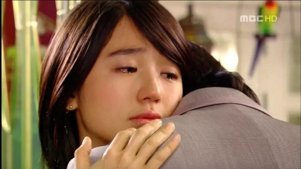 她靠“脸崩”博出位，曾经的女王要“凉凉”