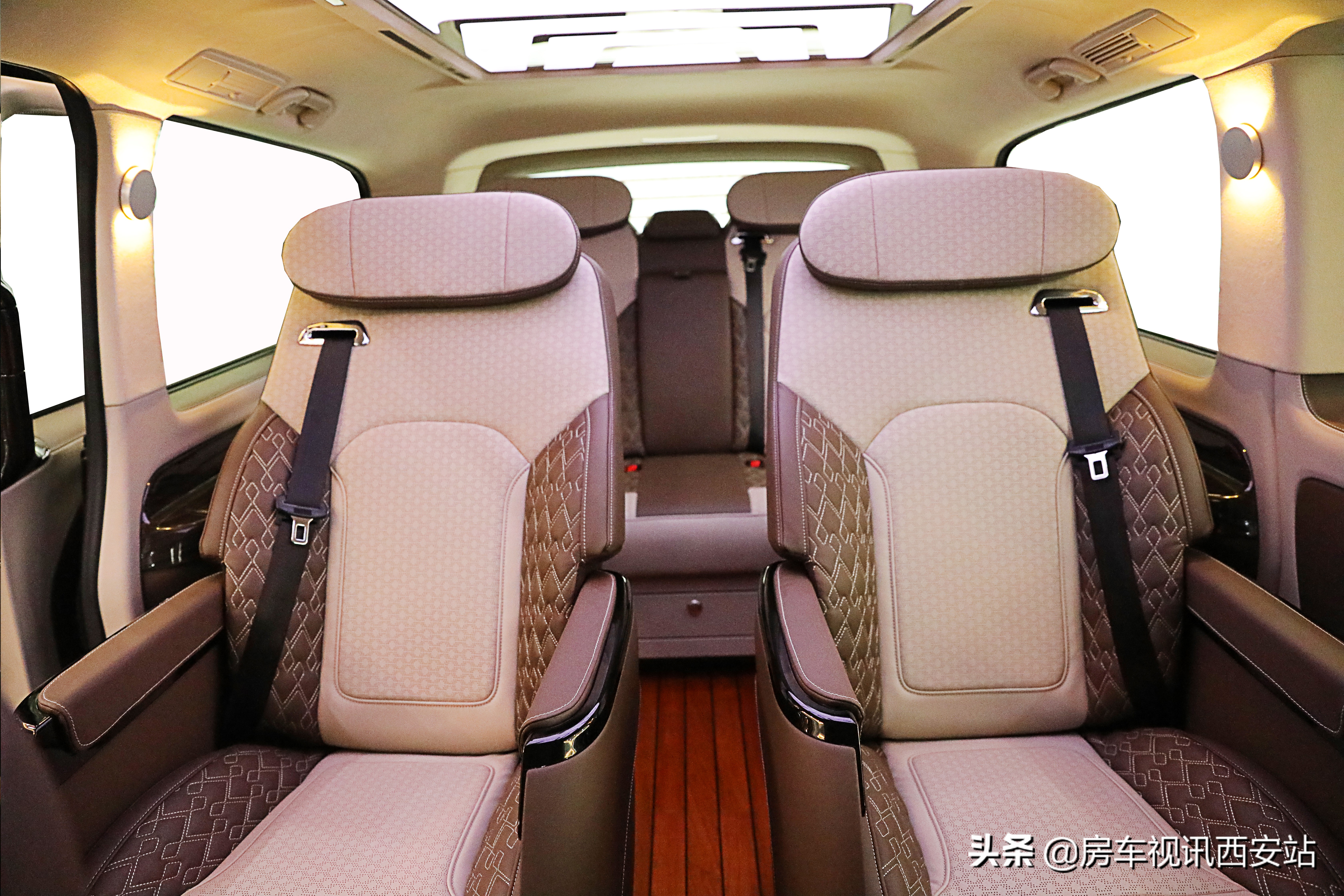 低调老板座驾,威霆最豪华的一款