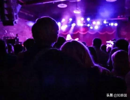 中国人到泰国玩一趟，花多少钱算穷游，多少钱算壕油？