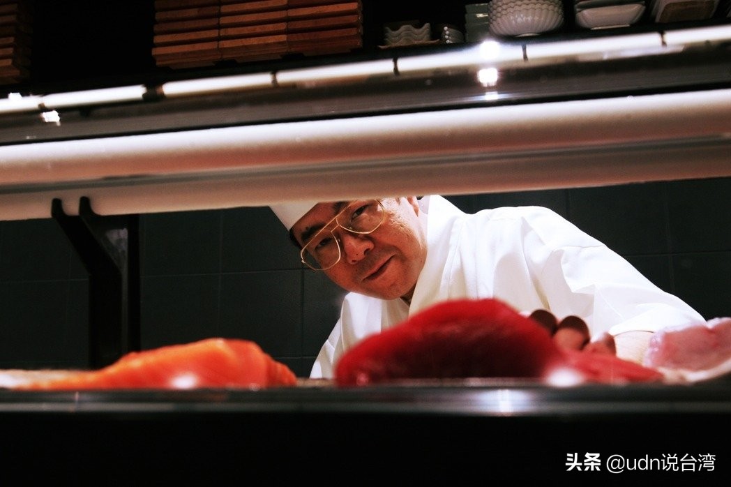 生鱼片与*力暴**团：日本非法“密渔”的暗黑餐桌