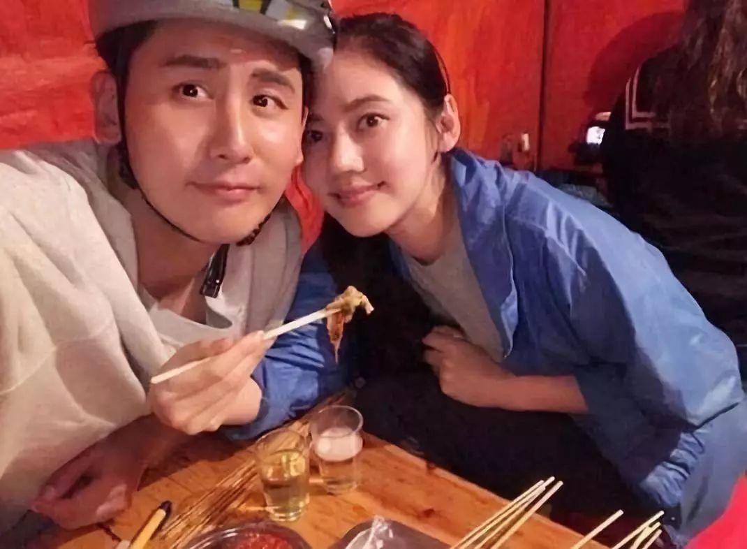 阿娇演港女,阿娇不笑和笑起来的对比照