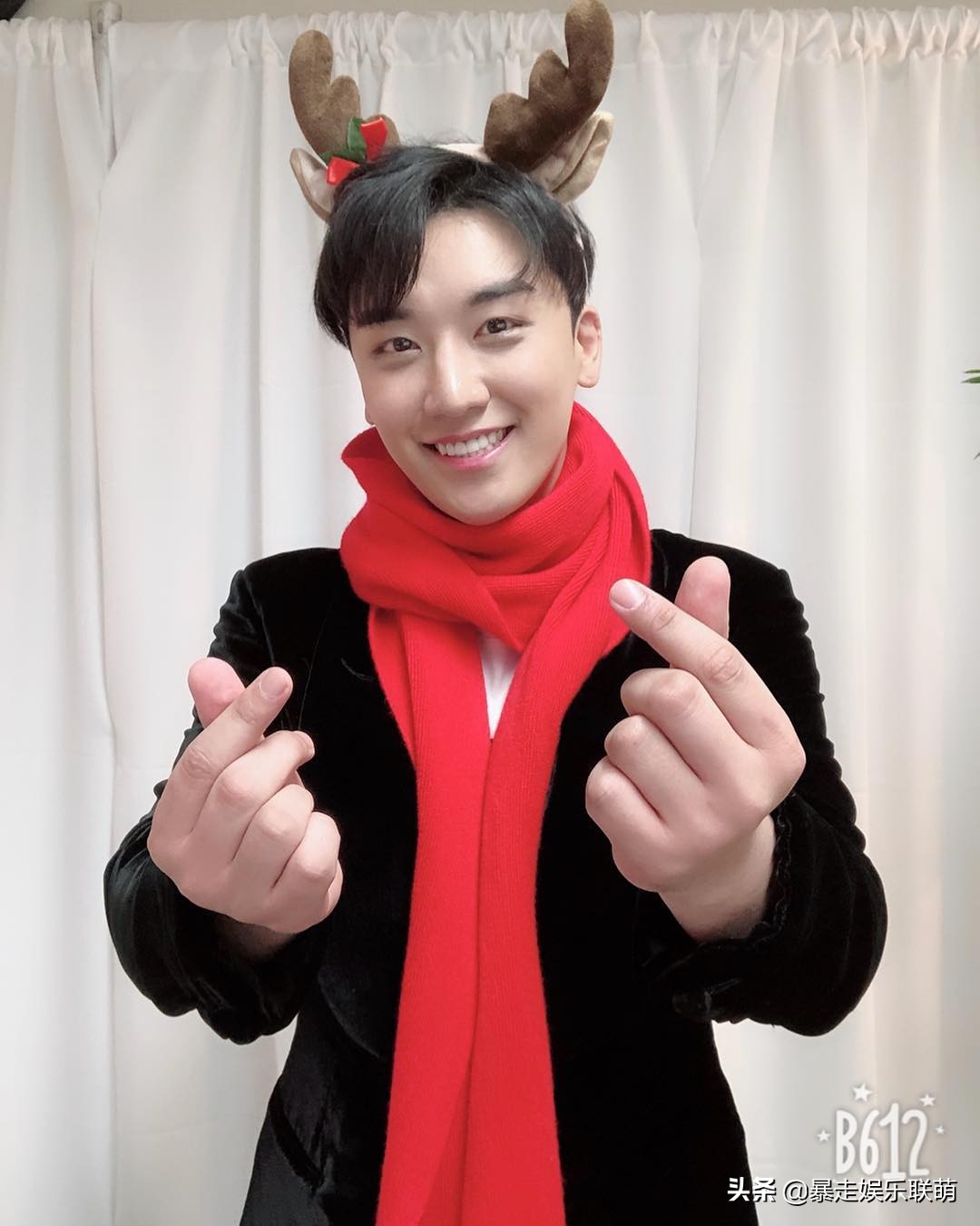 韩国jenniesolo小朋友模仿,jennie舞蹈solo台下3个成员在干嘛