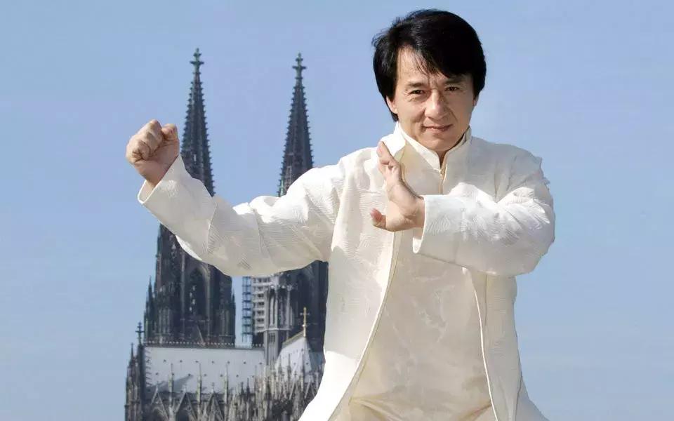 成龙捐收藏全部古建筑,成龙的古建筑和收藏品是什么