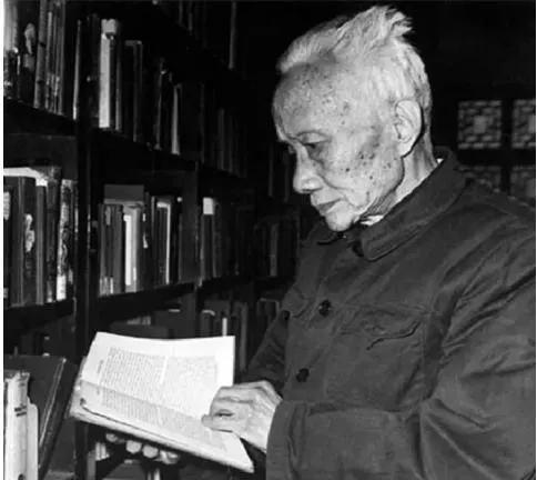 朱光潜书是读不尽的,朱光潜文学真的无用么