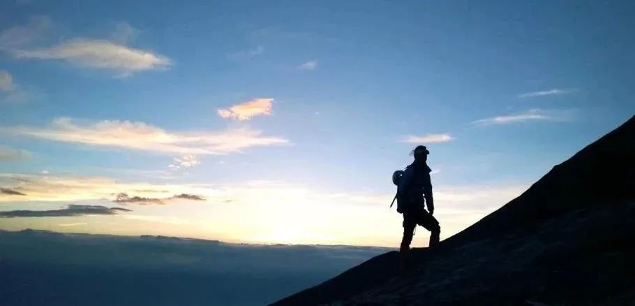 房地产好还是汽车销售好,房地产还是支柱产业吗