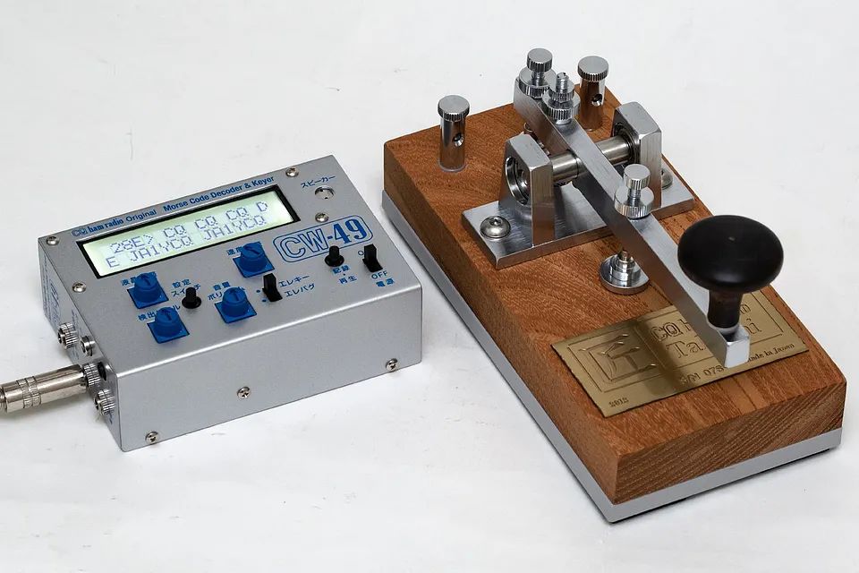 「新品情报站」日本机械触点臭虫莫尔斯文艺范电键售价2799元