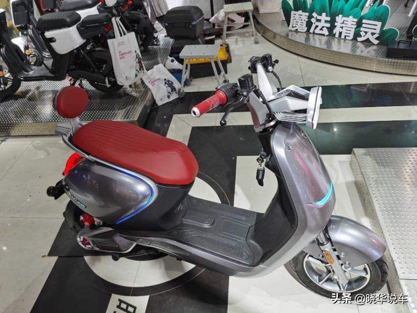 爱玛续航最强电摩,爱玛电摩2022新款续航200公里