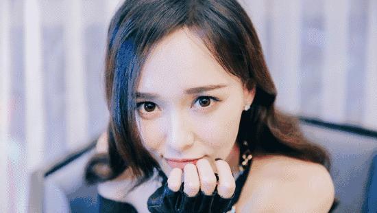 夏天穿什么鞋子不捂脚透气,天气热鞋捂脚