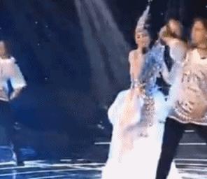 萨顶顶是真的假唱了吗,萨顶顶假唱是故意的吗