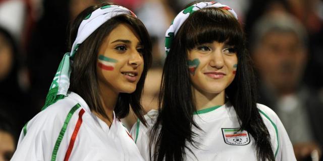 伊朗女性男扮女装看球,伊朗女士假扮男生看球