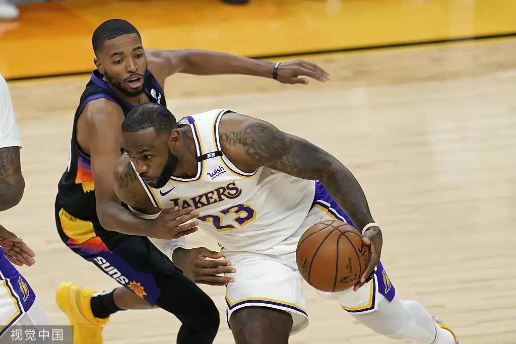 布克狂砍45分保罗19+14,勒布朗詹姆斯18凯尔特人