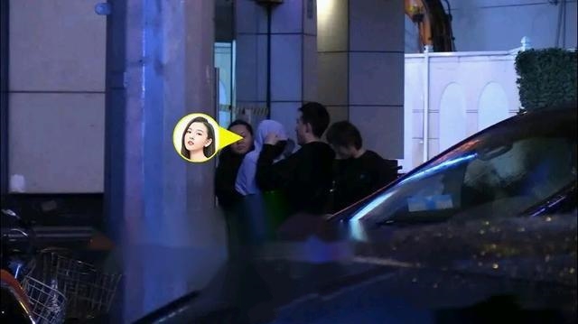 宋祖儿路边踢人事件,宋祖儿踢工作人员事件