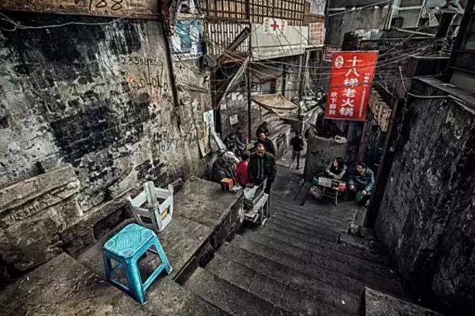 来福士去十八梯坐几号线,十八梯和来福士什么时候去更好