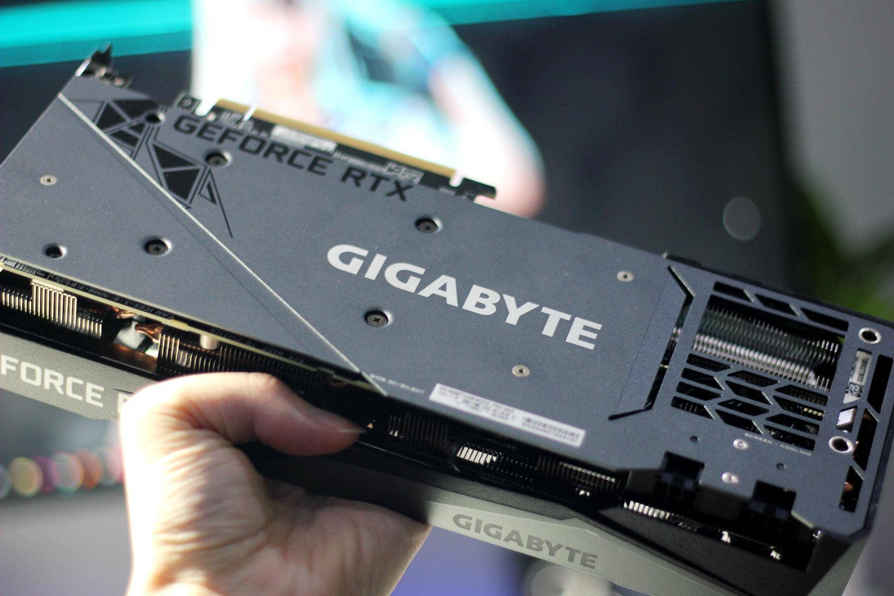 工欲善其事必先利其器，2021年初自媒体创作的专业向桌面配置