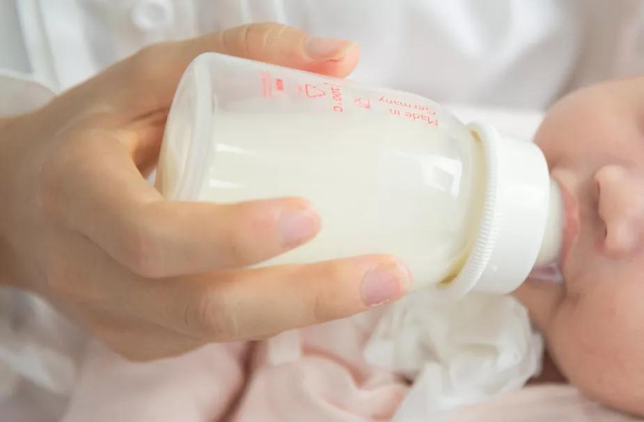 宝宝肠胀气的时候可以做的排气操,宝宝肠胀气怎么做排气操