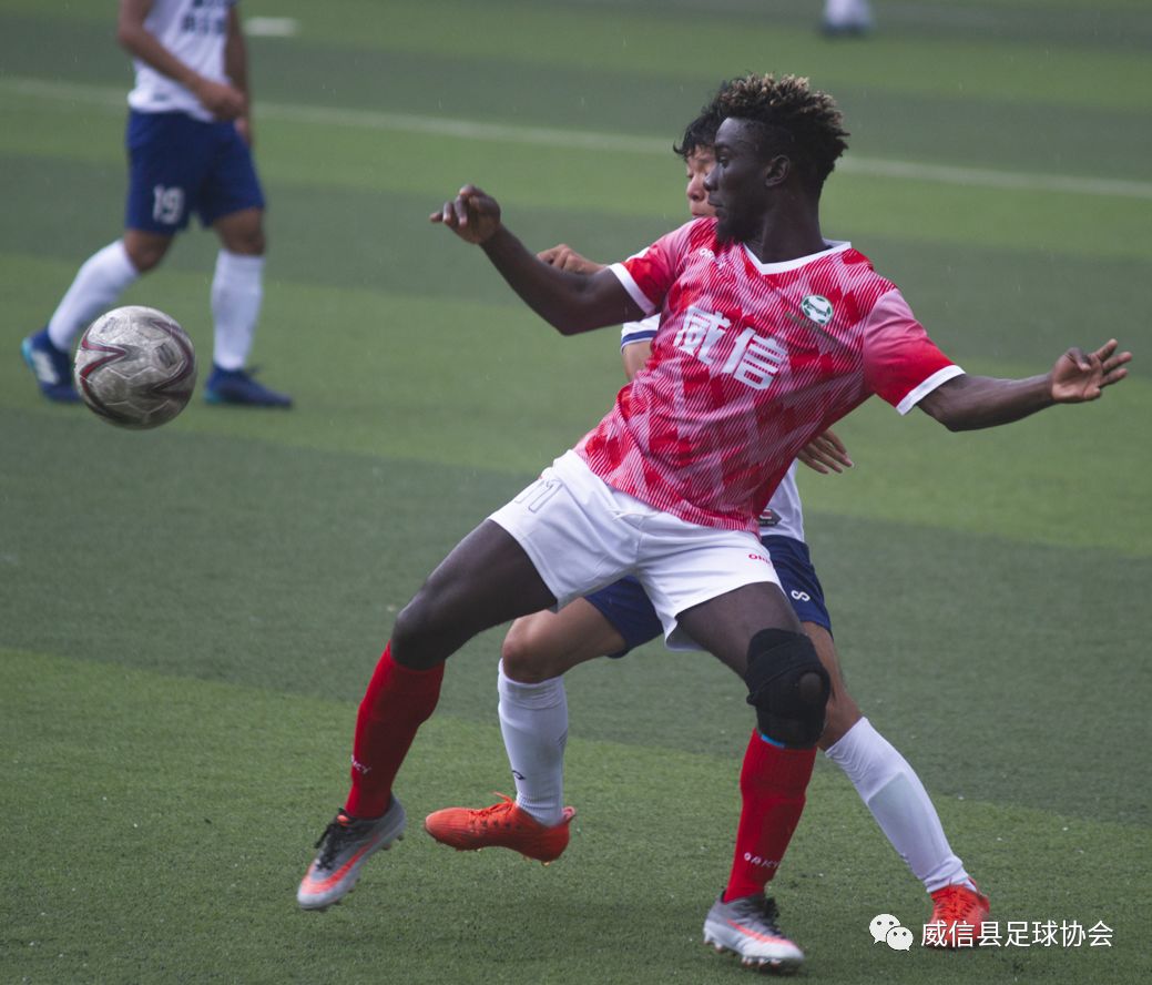 三市镇的足球比赛,我县首次举办全国县域足球赛事