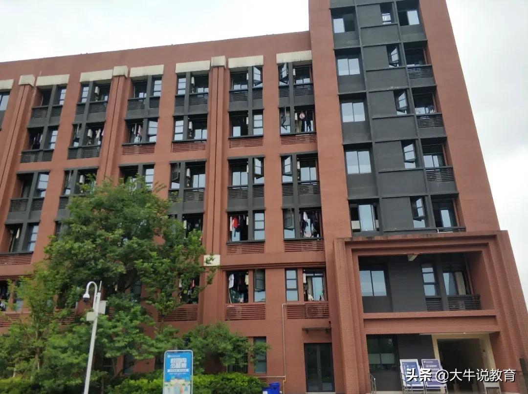 揭秘，重庆一中大学城分校为何如此受欢迎