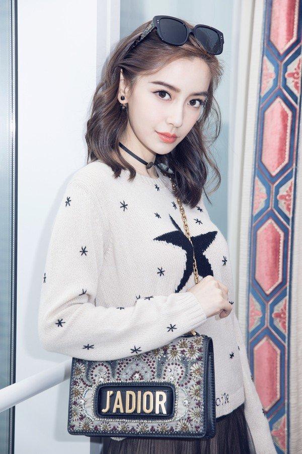 杨颖同款dior包尺寸,angelababy有哪些迪奥的包包