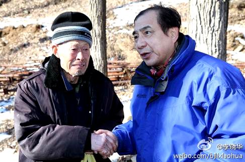 一瓶生发精仨首富，他开上了中国第一辆法拉利，名字还曾上太空！