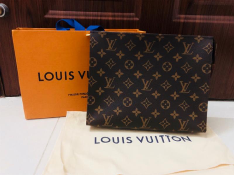 lv洗漱包当手包,lv手包和洗漱包区别