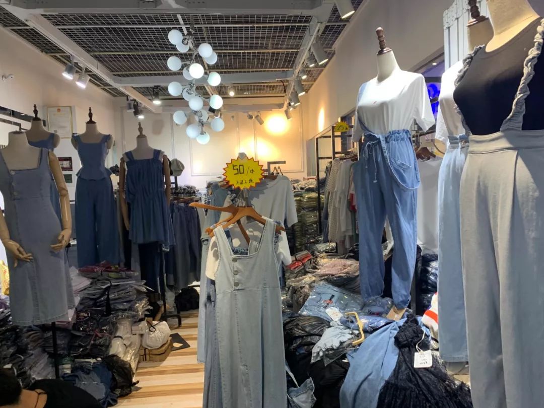 广州十三行为何依然火爆,广州十三行上下九商业步行街衣服