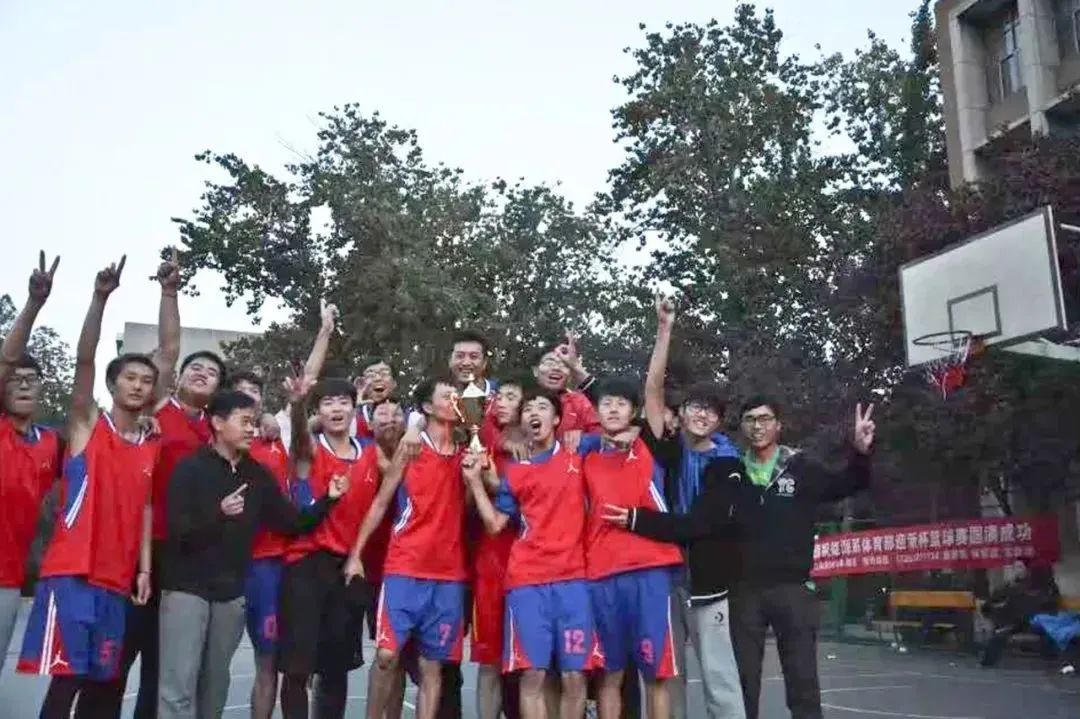 郑州90后男孩创业成功案例,郑州90后男孩创业干修鞋