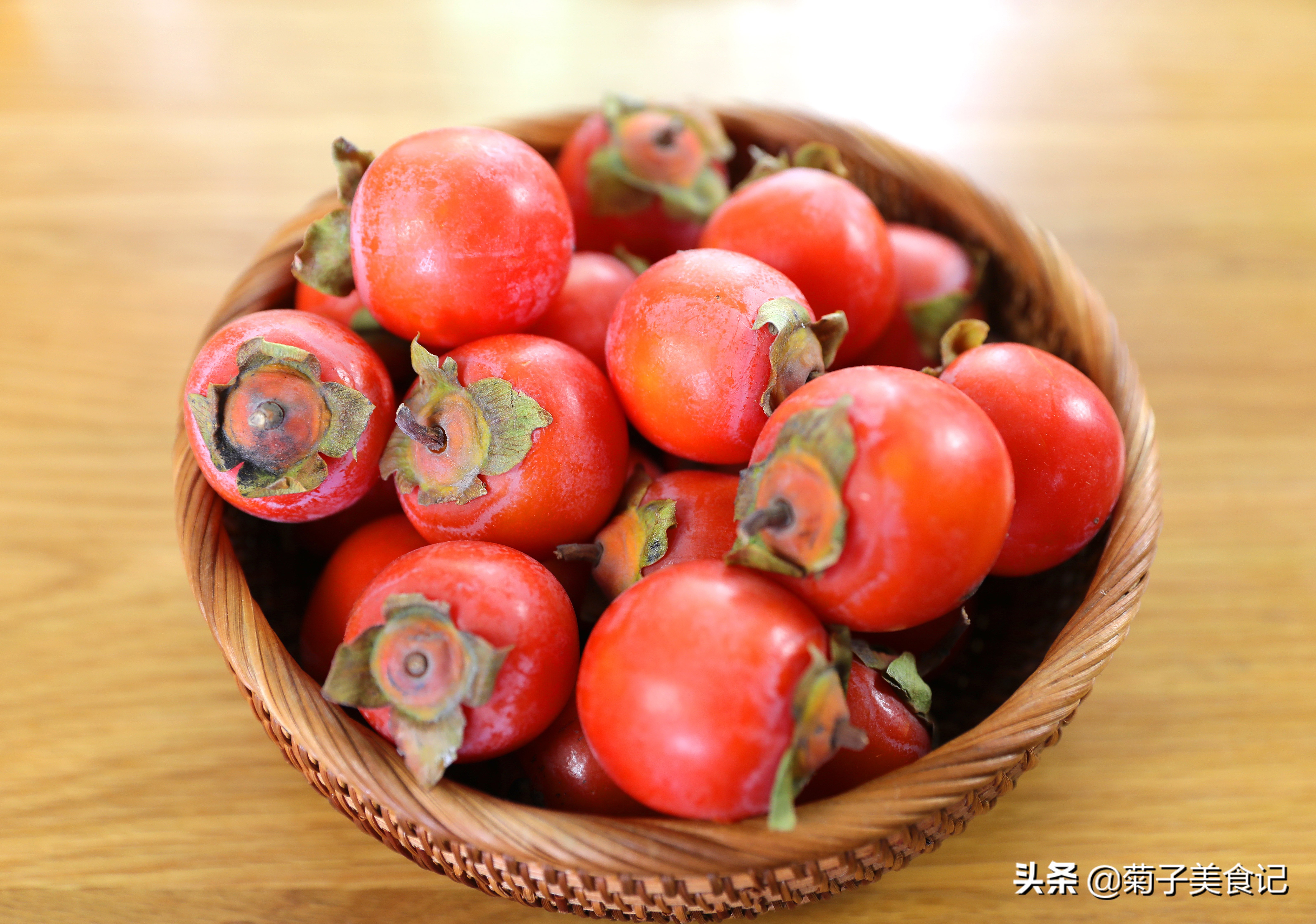 柿子饼空腹吃行吗,脆柿子可以做柿子饼