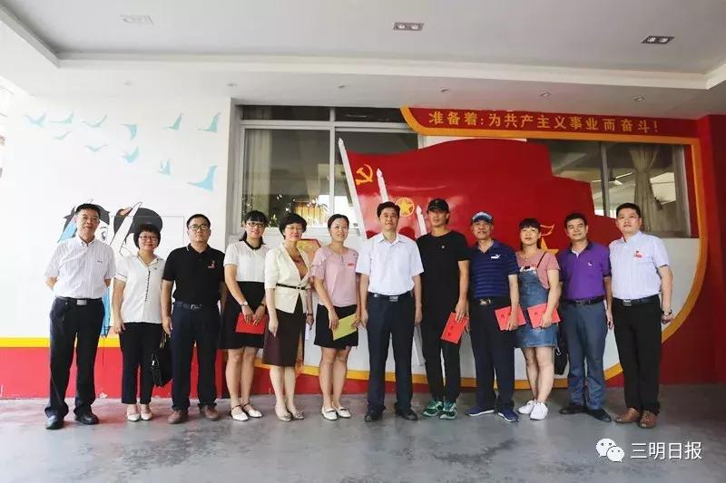 市区两级领导看望慰问广大教师,县领导看望慰问教师和教育工作者