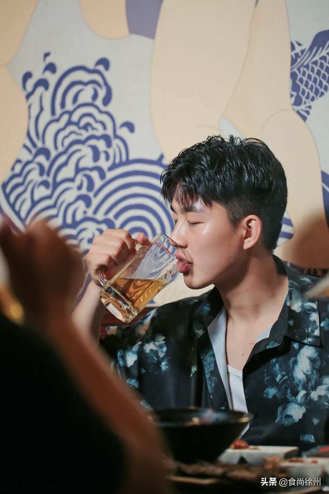 徐州发现超魔幻烧肉酒场，颜值赛高！可以大口吃肉大口喝酒！