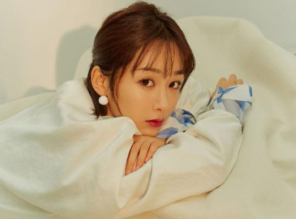 杨幂最著名的小迷弟,盘点杨幂17岁到34岁颜值变化