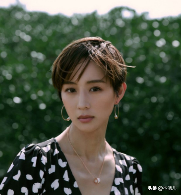 倪妮剪了短发美到开挂,倪妮的短发造型好美